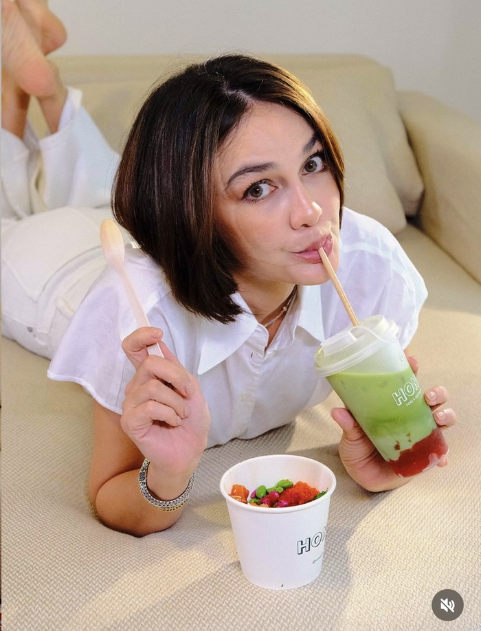 Seru! Luna Maya Masak bareng Suami hingga Kulineran di Eropa