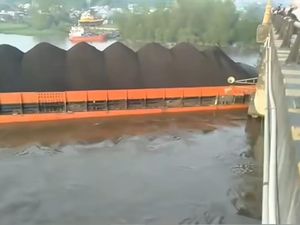 Jembatan Mahulu Ditabrak Tongkang, Wagub Kaltim Soroti Jam Operasional Kapal