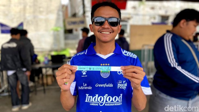 Uyil, Bobotoh asal Cimahi.