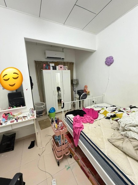 Viral Wanita Hobi Dandan, Kamarnya Justru Penuh Sampah dan Bau Busuk