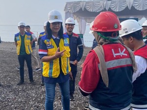 Wamen PU Cek Proyek Penataan Pantai Candidasa Karangasem