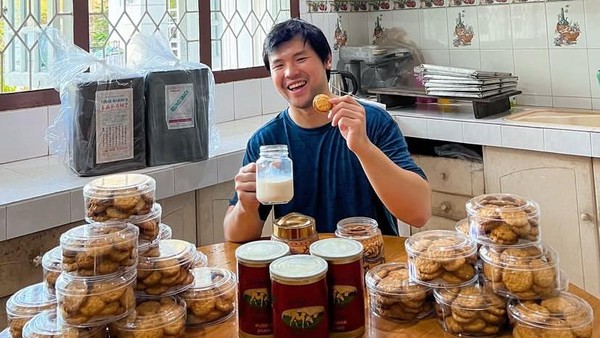 Aksi Nicholas Sean, Putra Ahok Saat Jualan Cookies Broken Home