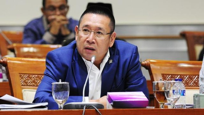 Legislator Gerindra Sentil OJK soal Transparansi Penanganan Kasus Scam