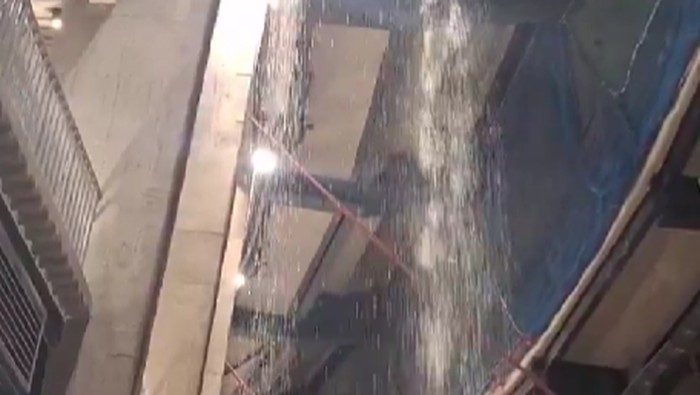 Baru Direnovasi, Stadion Camp Nou Bocor Parah bak Air Terjun