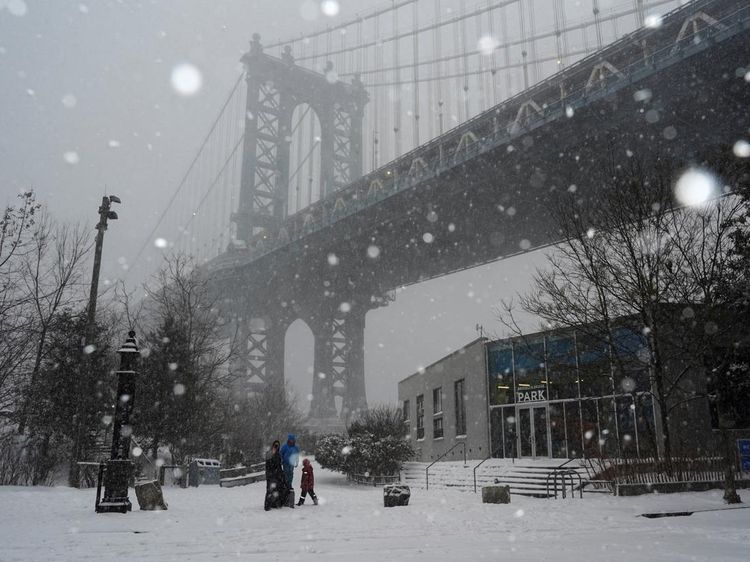 Penampakan Badai Salju Menyapu Sebagian Besar Wilayah AS