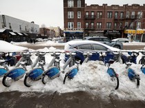 Badai Salju di AS: Penerbangan Kacau, Listrik Padam hingga Jatuh Korban Jiwa