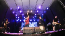 Kenangan Lucky Widja Manggung Terakhir Bareng Element di Malam Tahun Baru