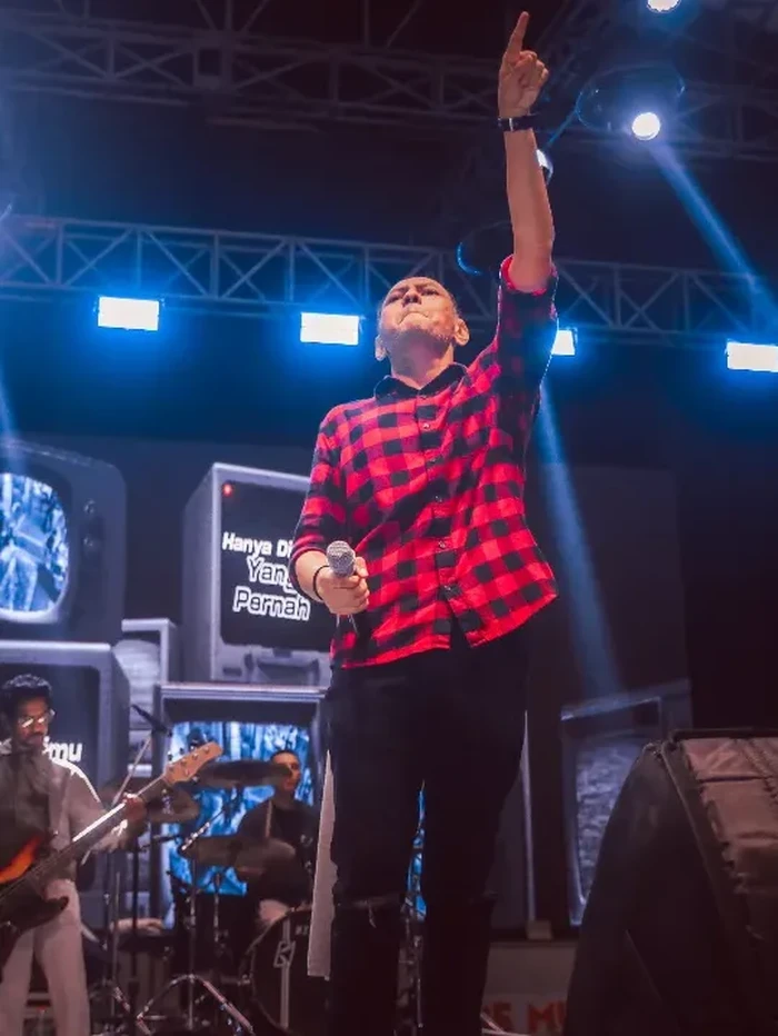 Momen manggun terakhir Lucky Widja bareng Element.