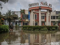 Potret Banjir Rendam Perumahan Cluster Taman Sakura Bekasi