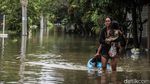 Potret Banjir Rendam Perumahan Cluster Taman Sakura Bekasi