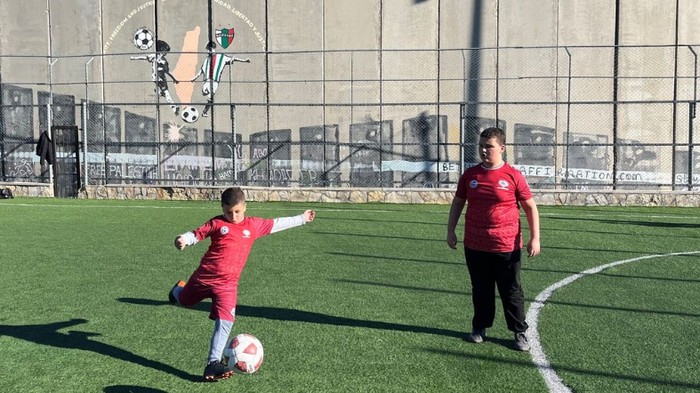 Cerita di Balik Rencana Israel Bongkar Lapangan Sepak Bola Anak Palestina