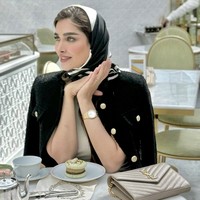 “Mereka ibarat versi Iran dari Gossip Girl. mobil-mobil mewah, tinggal di apartemen megah di kawasan elite Teheran utara,” kata Rosenberg. Foto: dok. Instagram @anashidhoseini @therichkidsoftehran