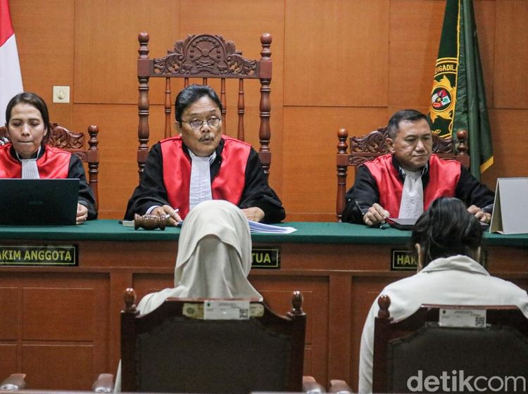 Curi TV di Rumah Mertua Uya Kuya, Tiga Terdakwa Divonis PN Jaktim