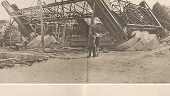 Pembangunan Menara Eiffel (1887-1889) Foto: Boredpnada