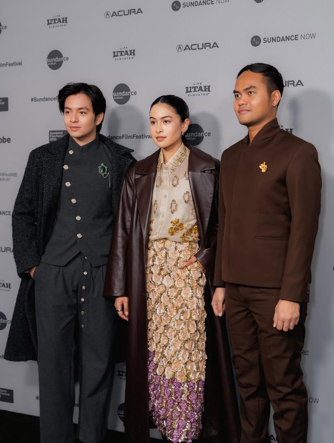Film ‘Para Perasuk’ (Levitating) merupakan garapan sutradara Wregas Bhanuteja. Selain Maudy, film ini turut menampilkan Angga Yunanda, Chicco Kurniawan, Bryan Domani, dan penyanyi Anggun Cipta. Adapun Cinta Laura bertindak sebagai produser eksekutif. (Foto: Instagram/@maudyayunda)