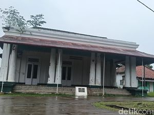 Nasib Gedong Duwur, Bekas Pusat Kendali Kolonial di Indramayu