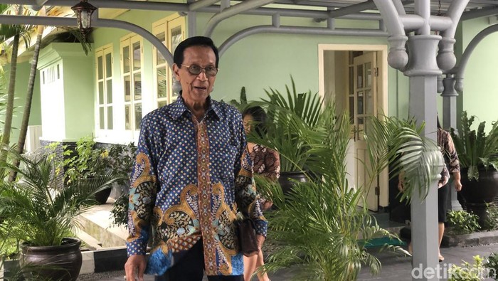 Gubernur DIY Sri Sultan Hamengku Buwono X di Kompleks Kepatihan Kota Jogja, Senin (26/1/2026).