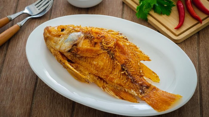 Ilustrasi ikan goreng
