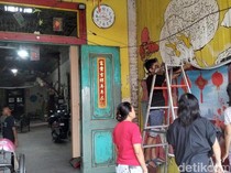 Jelang Imlek, Warga Tambak Bayan Hias Kampung dengan Ornamen Sederhana