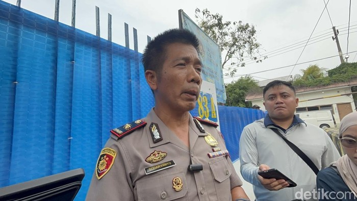 Kabaglog Polres Pelabuhan Tanjung Perak Kompol Sudaryanto