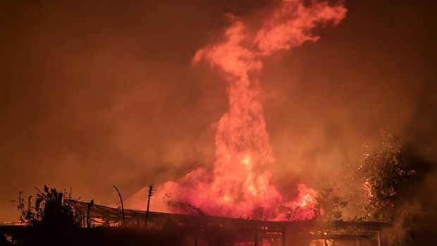Kebakaran di Pasar Kasongan Katingan Kalteng, 15 Bangunan Hangus. (Istimewa) Kebakaran di Pasar Kasongan Katingan Kalteng, 15 Bangunan Hangus. (Istimewa)