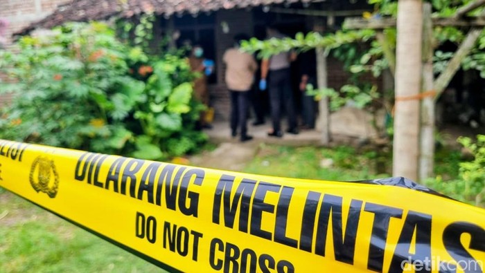 7 Fakta Tas Misterius Ungkap Jejak Buron Anak Bunuh Ibu di Ponorogo