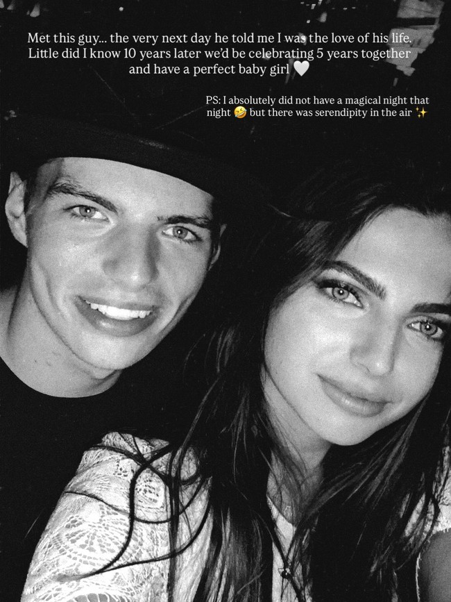 Dalam postingan, ia membagikan potret hitam putih mereka selagi mengaku tidak merasakan magis di malam itu tapi merasakan adanya ‘keberuntungan’ di udara. Foto: Instagram