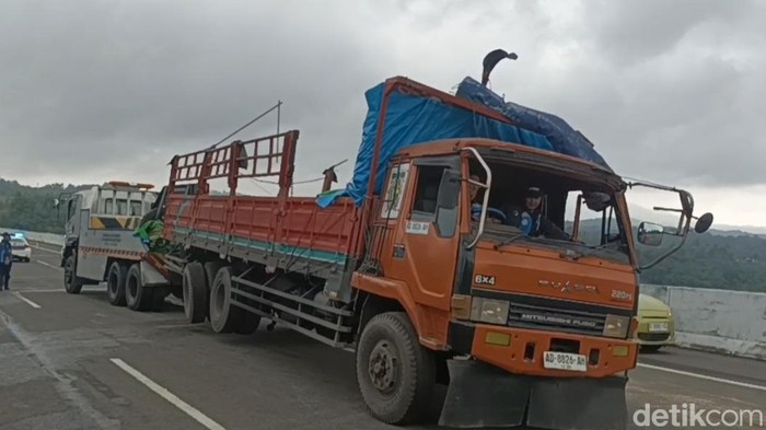 Jabar Hari Ini: Maut di Tol Cisumdawu