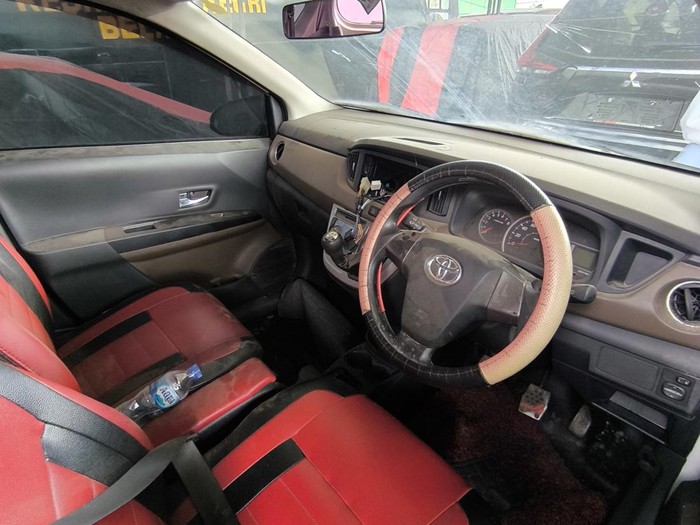 Lelang Toyota Calya mulai Rp 20 jutaan