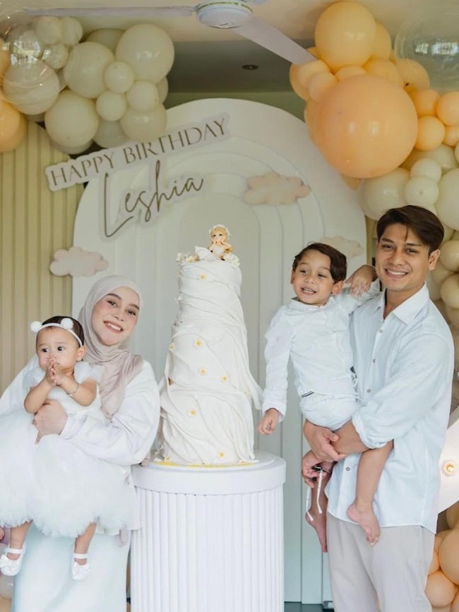 Selamat! Rizky Billar-Lesti Kejora Dikaruniai Anak Ketiga