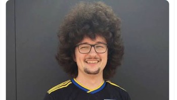 Akankah Carrick bisa membawa MU menang 5 kali berurutan dan akhirnya membuat fans yang satu ini pangkas rambut? Foto: X.com