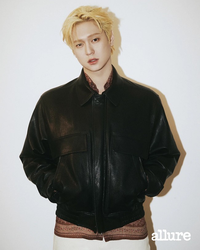 Go Kyung Pyo mengaku bahagia  bisa melihat wajah familiar di lokasi syuting. Pertemuannya dengan Park Shin Hye setelah 13 tahun menghidupkan kembali kenangan mereka di usia 23 tahun. Foto: dok. allure