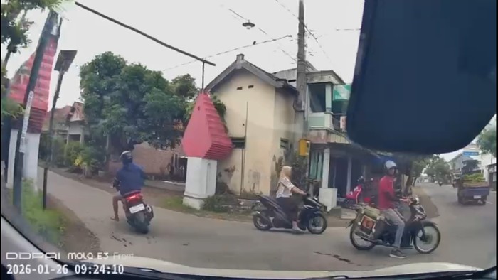 Pengejaran pelaku jambret di Tulungagung