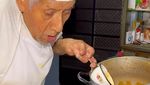 Salut! Kakek 90 Tahun Ini Masih Gesit Jualan Kue Legendaris Asal Peru