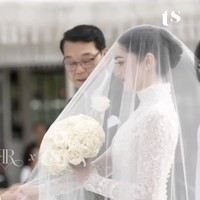 Detail Gaun Pengantin Ranty Maria saat Dinikahi Rayn Wijaya, Elegan Timeless