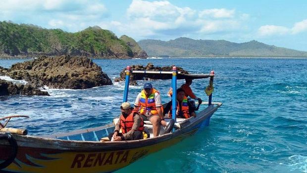 Pesona Pulau Bedil, yang dijuluki 'Raja Ampat-nya Banyuwangi'