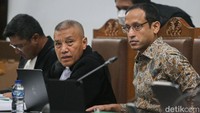 Dalam perkara ini, Nadiem didakwa melakukan korupsi terkait pengadaan laptop Chromebook secara bersama-sama dengan sejumlah pihak saat menjabat sebagai Mendikbudristek. Proyek itu disebut menyebabkan kerugian negara Rp 2,1 triliun. Nadiem mengaku masih dalam perawatan pemulihan kesehatan sebelum disidang. Nadiem yakin setiap saksi yang dihadirkan dalam persidangan akan membuka kebenaran. 
