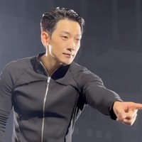 Rain Minta Maaf Usai Tegur Fans Tak Joget di Konsernya Ternyata Tuli