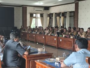 Aneh, Warga Miskin Wajib Punya NPWP untuk Dapat Bansos
