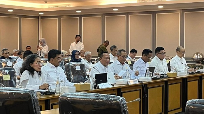 Mensesneg Jelaskan Nasib Pekerja di 28 Perusahaan yang Izinnya Dicabut