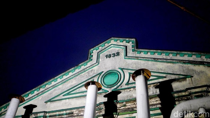 Sensasi Menjelajahi Pabrik Gula saat Malam Hari di Festival Sepekan Malam