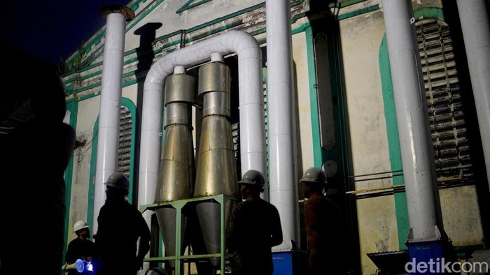 Sensasi Menjelajahi Pabrik Gula saat Malam Hari di Festival Sepekan Malam