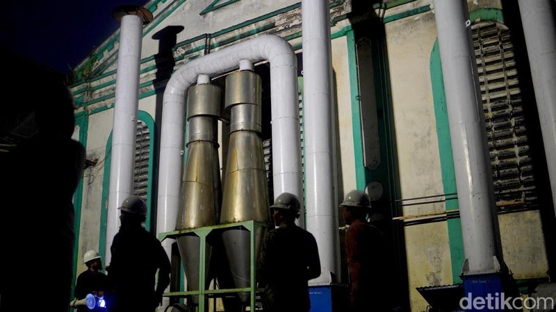 Sensasi Menjelajahi Pabrik Gula saat Malam Hari di Festival Sepekan Malam