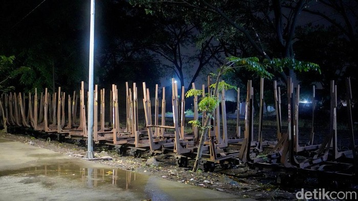 Sensasi Menjelajahi Pabrik Gula saat Malam Hari di Festival Sepekan Malam