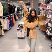 Gemas! Shin Min Ah Pamer Foto Bulan Madu di Spanyol Bareng Kim Woo Bin