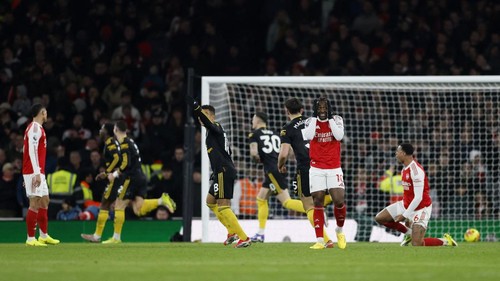 Soccer Football - Premier League - Arsenal v Manchester United - Emirates Stadium, London, Britain - January 25, 2026 Arsenals Eberechi Eze looks dejected after Manchester Uniteds Matheus Cunha scores their third goal Action Images via Reuters/Peter Cziborra EDITORIAL USE ONLY. NO USE WITH UNAUTHORIZED AUDIO, VIDEO, DATA, FIXTURE LISTS, CLUB/LEAGUE LOGOS OR LIVE SERVICES. ONLINE IN-MATCH USE LIMITED TO 120 IMAGES, NO VIDEO EMULATION. NO USE IN BETTING, GAMES OR SINGLE CLUB/LEAGUE/PLAYER PUBLICATIONS. PLEASE CONTACT YOUR ACCOUNT REPRESENTATIVE FOR FURTHER DETAILS..