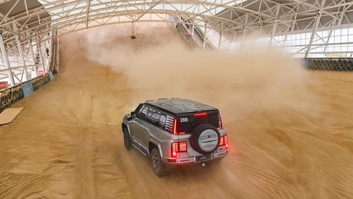 Tanjakan pasir di Sirkuit All-Terrain BYD di Zhengzhou.