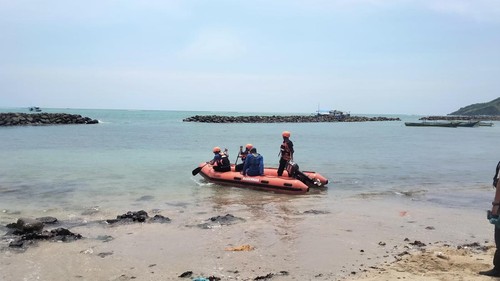 Tim SAR gabungan melakukan pencarian dua nelayan Sikka hilang saat mencari ikan di tengah laut. (Dok. Polres Sikka)