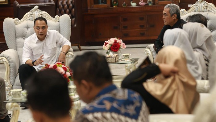 Walkot Eri saat bertemu dengan jajaran rektor swasta