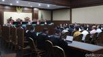 Potret Ahok Bersaksi di Sidang Kasus Tata Niaga Minyak